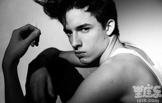 女朋友的何种行为举止让十二星座男难以忍受?1